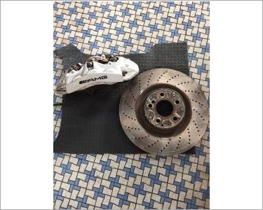 https://www.mycarforum.com/uploads/sgcarstore/data/2/KAA AMG BRAKE KIT_1.jpg